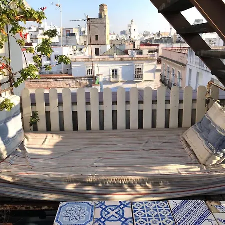 La Bella Escondida Cadiz